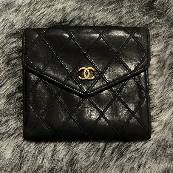 CHANEL QUILTED DOUBLE SNAP WALLET - Picture 2 of 16